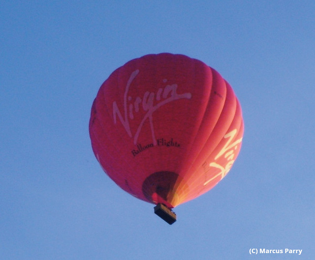 Jul-09 Virgin hot-air balloon G-VBFC, Cambs