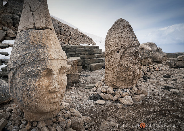 NEMRUT DAğ/heads of stone