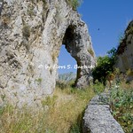 Caggiano (SA), 2008, L'antico sentiero di accesso al paese.