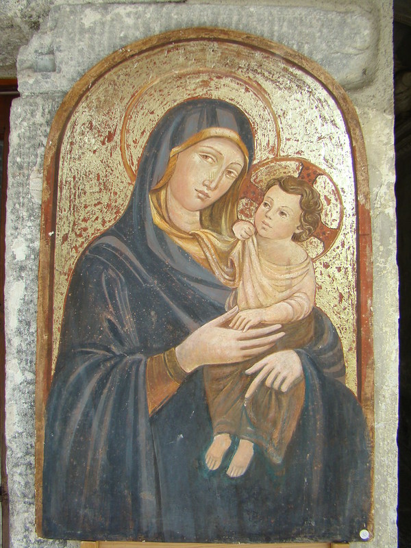 Virgen y El Niño pintura Icono exposición museo Chiesa Nuova o Iglesia Santa María de la Asunción Locarno Suiza 01