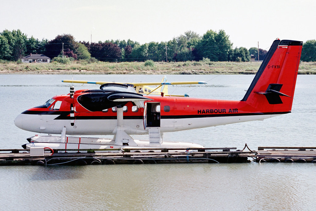 C-FKBI de Havilland Canada DHC.6 Twin Otter 300 (Floats) Harbour Air YVR 28AUG00