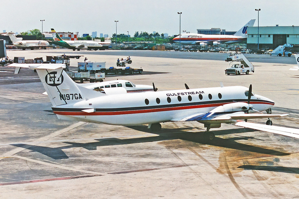 N197GA Beech 1900C Gulfstream International Airlines MIA 29MAY94