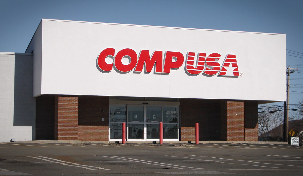 CompUSA; Orange, CT | A vacant CompUSA on the Boston Post Ro… | Flickr