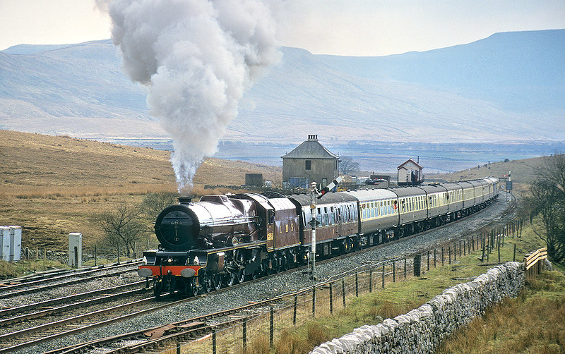 6201 'Princess Elizabeth' is seen at Blea Moor with the 1Z63 Chester to Carlisle 'Cumbrian Mountain Express'. 12th April 2003.
