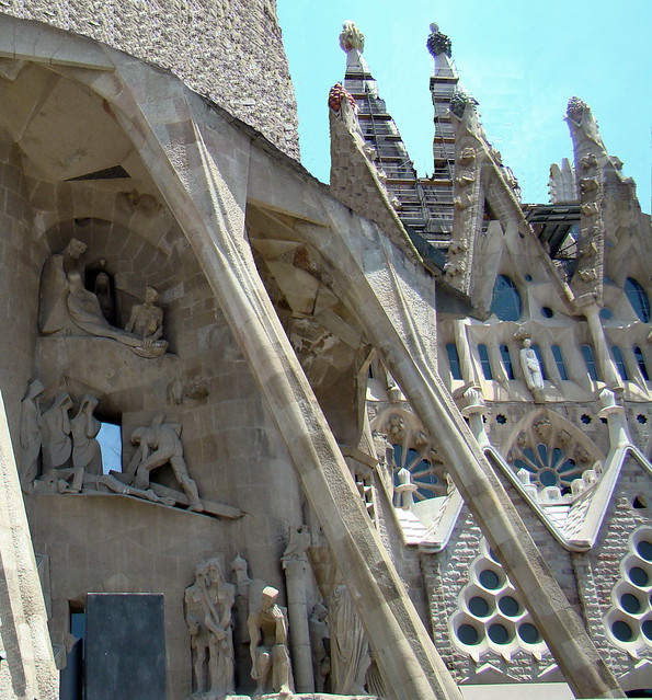 esculturas fachada oeste de la Pasión exterior templo de la Sagrada Familia Barcelona 13