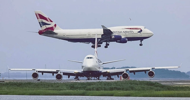 British Airways, G-CIVZ, 1998 Boeing B747-436, MSN 28854, LN 1183, 