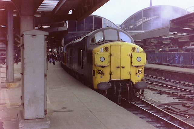 To the rescue! 37072 helps English Electric sister 40022 into Newcastle Central with 1N13, the 09.20 from Yarmouth, 25th July 1981.