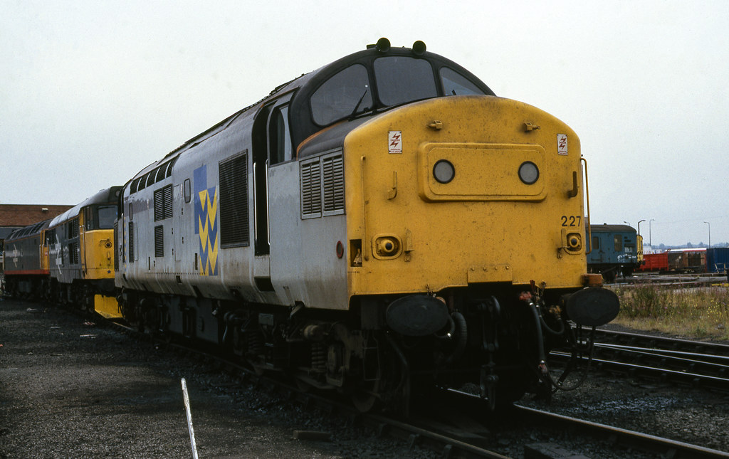 1990-08-25 @ Thornaby TMD: Class 37 no. 37227 [slide 8110]… | Flickr