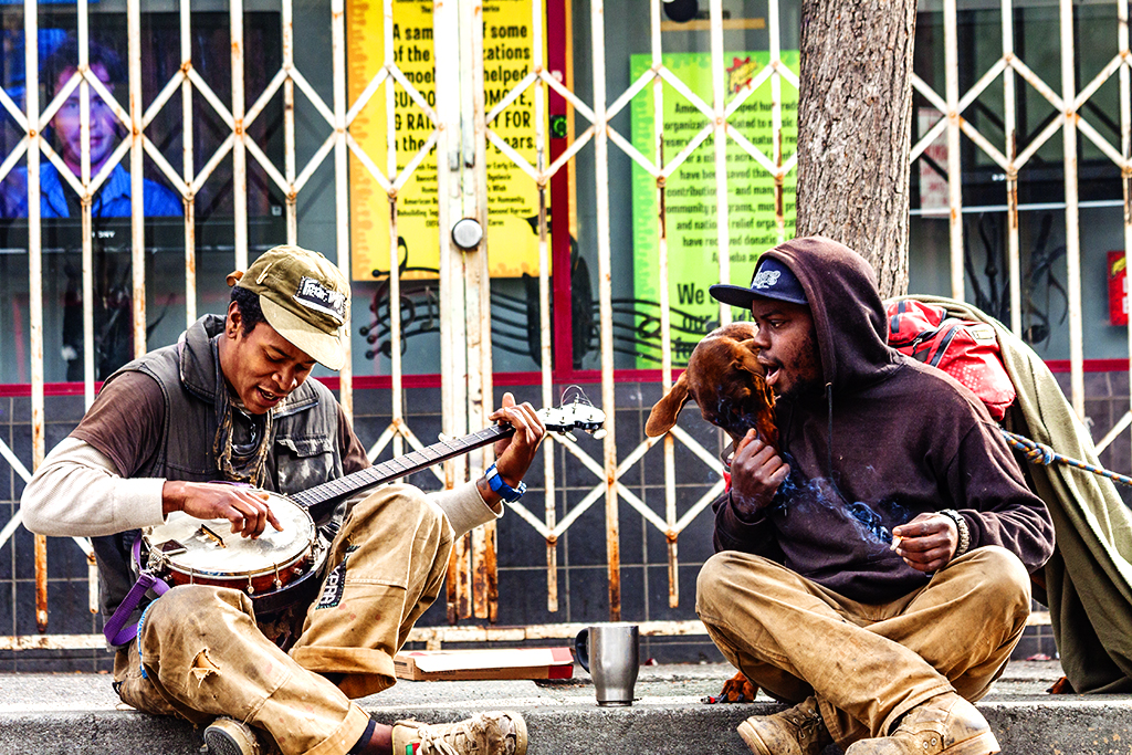 Banjo-player-on-Telegraph-Avenue--Berkeley
