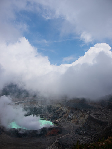 costarica poas volcan voyage amériques amériquecentrale continentsetpays géologie àlextérieur gris ciel nature terne