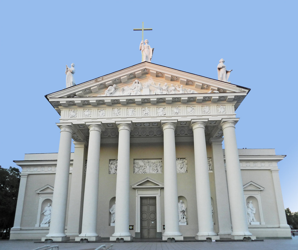 portada exterior Catedral católica de Vilna Vilnius Lituania 09