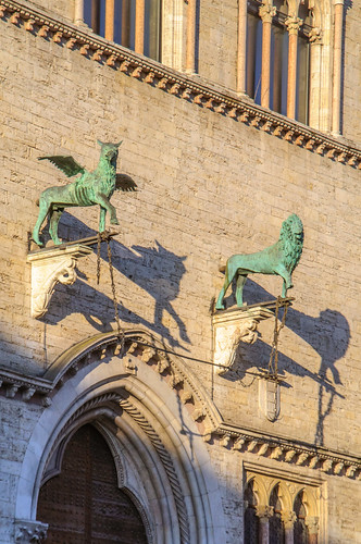 Perugia - Palazzo dei Priori - Griffin and Lion (1274 AD)