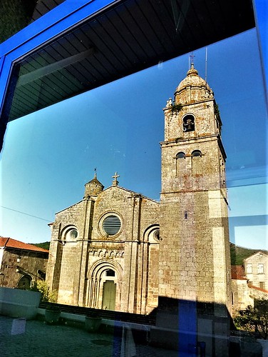 JUNQUERA DE AMBÍA, Orense, Galicia. Colegiata de Santa María. (II) by Josercid, Encontraremos una Colegiata coqueta y presumida (razones tiene para ello) que gusta de ver su imagen