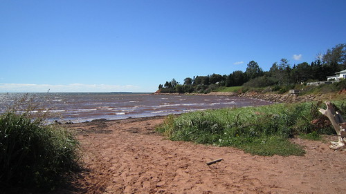Bellevue Cove, Kinlock Rd, Kinlock (470936) by Bob Linsdell, Bellevue Cove, Kinlock Rd, Kinlock, Prince Edward Island, Canadabeach bellevuecove building can cana