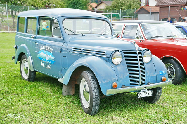 Renault Juvaquatre 1956-1960 25.8.2013 1432