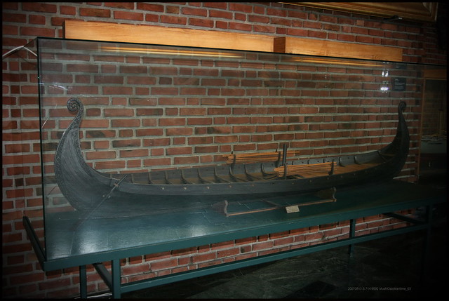 20070813 S 714 9592 MusNOsloMaritime_03 Oseberrgskipet - The Oseberg ship. Norvegian Maritime Museum. Norwegisches Seefahrtmuseum. Norsk Sjøfartmuseum.