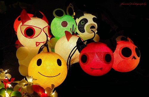 christmas belgium decoration christmasmarket bulbs antwerp coloured lampions smileys christmaslamps