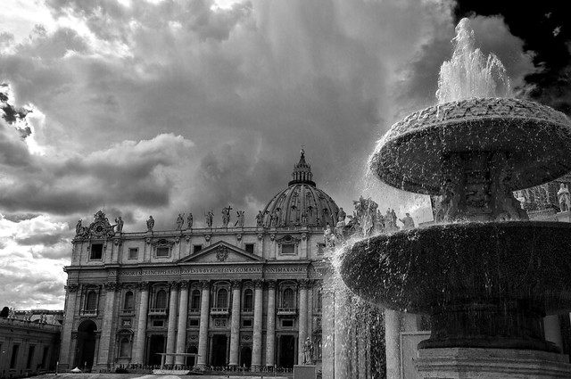 B&W view of the fountain and St Peter's basilica, Rome