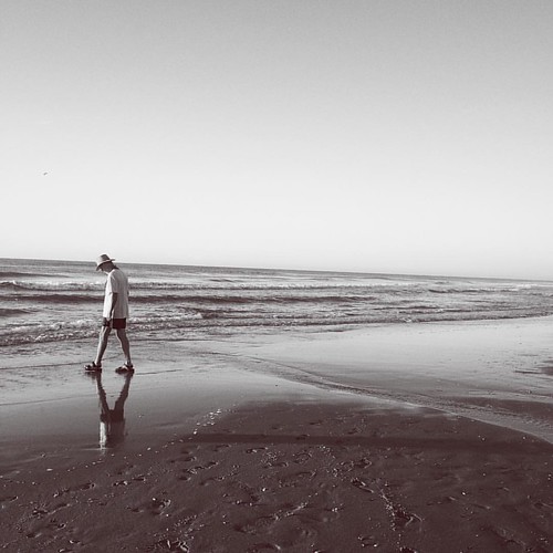 Self reflection. #iphoneonly #vsco #vscocam #vscogood #vscogram #myrtlebeach #beach #ocean #iphoneography #iphone #southcarolina | by SkylineGTR2789