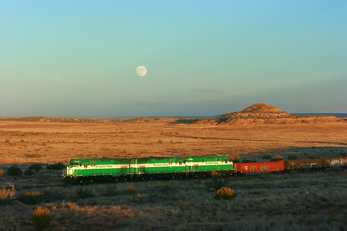 snowflake arizona moon train landscape twilight dusk moonrise locomotive freighttrain alco mlw c420 c424 apacherailway