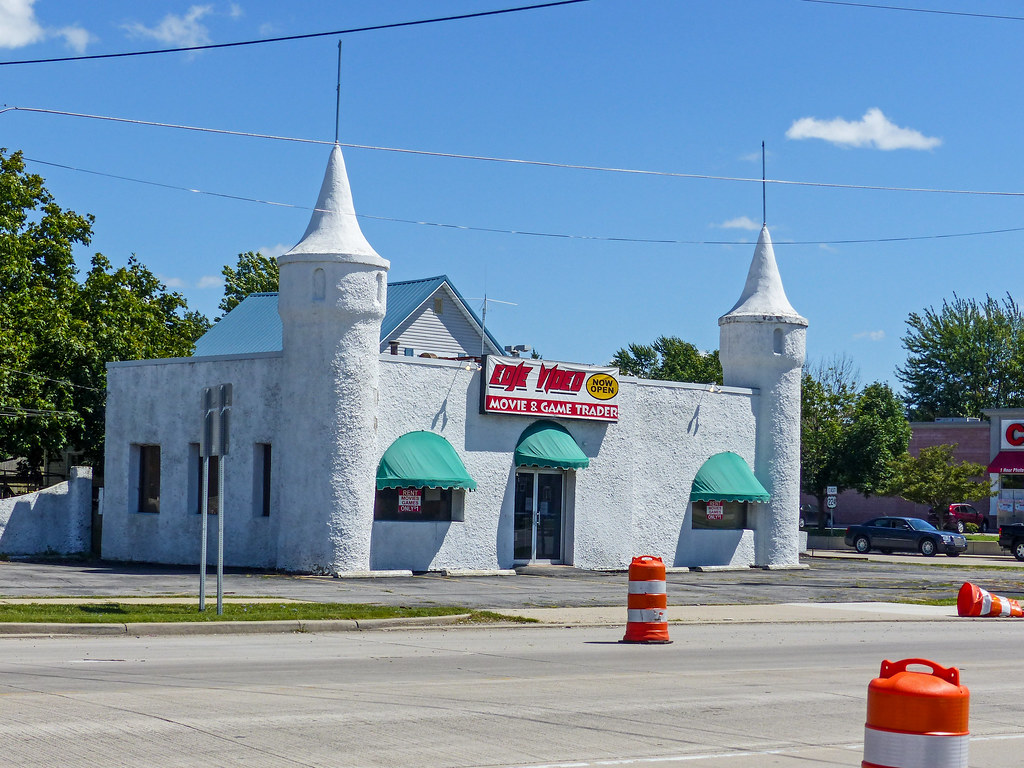 Edie Video - Movie & Game Trader | Route 33 in Decatur, Indi… | Flickr