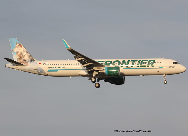 Frontier Airlines. New livery on the drift a wolf. Airbus A321.
