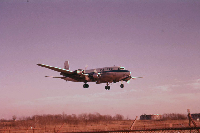 United Airlines - PHL - DC-6