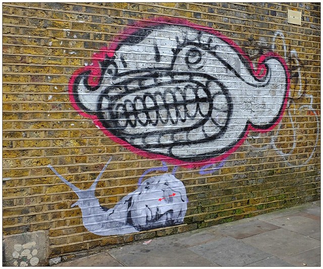 Graffiti (Culture Vulture, Promesto), East London, England.