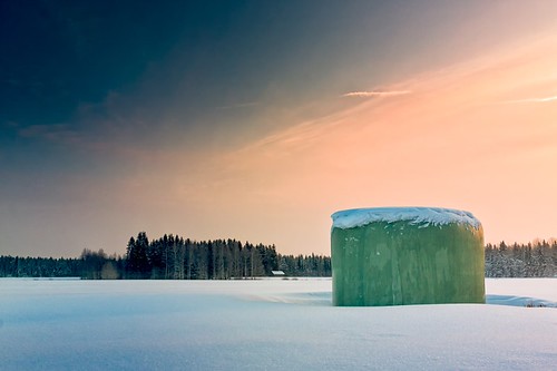 Roll Bale On A Winter Morning | by k009034
