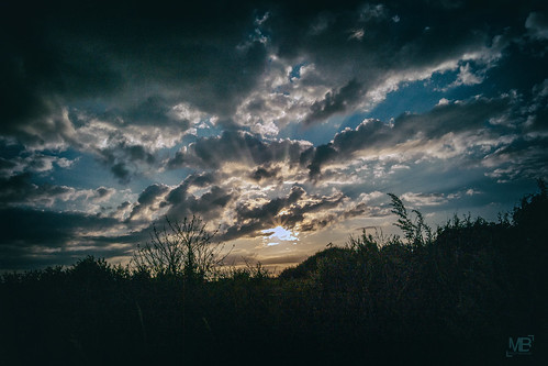 sky sun france clouds de vacances soleil coucher normandie manche contrejour ombres 2015 cotentin lespieux leicam8 télémètre zeissdistagont418zm