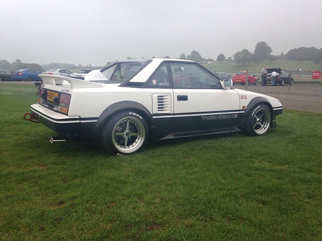 A FOGGY DAY AT OULTON PARK TO WATCH THE MR2 RACING.