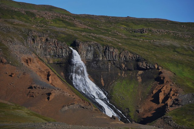 Una de las cataratas de Islandia