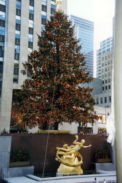 NYC - Rockefeller Center: Christmas Tree and Prometheus