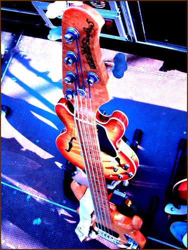 basso chitarra | by zannannaz