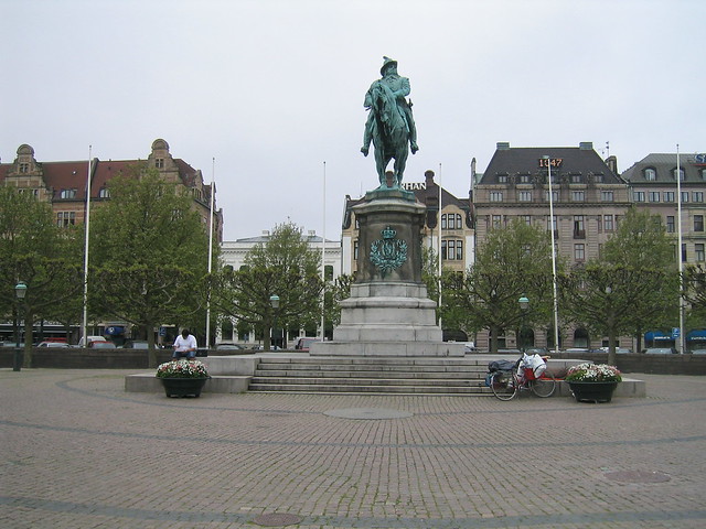 Karl X Gustav Statue