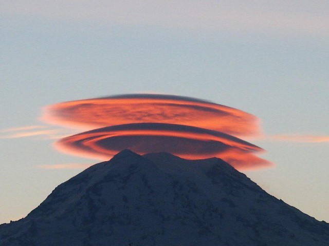 USA, Mt. Sta. Helena cloud formation