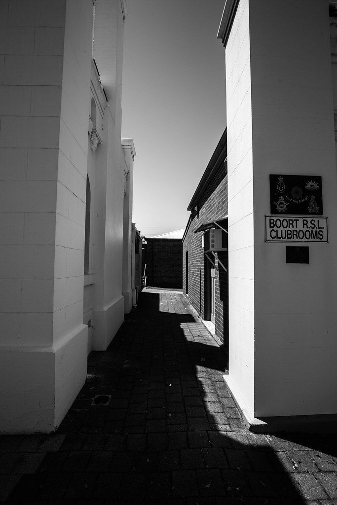 Laneway between the Memorial Hall and the RSL in Boort, Victoria