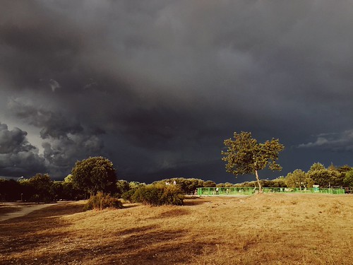 Summer storm by Marcosnr92, Processed with VSCOcam with 10 presetmadrid old blue sunset sky storm abandoned clouds landscape des