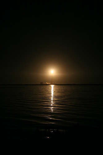 night sunrise space nasa shuttle launch discovery 131 sts
