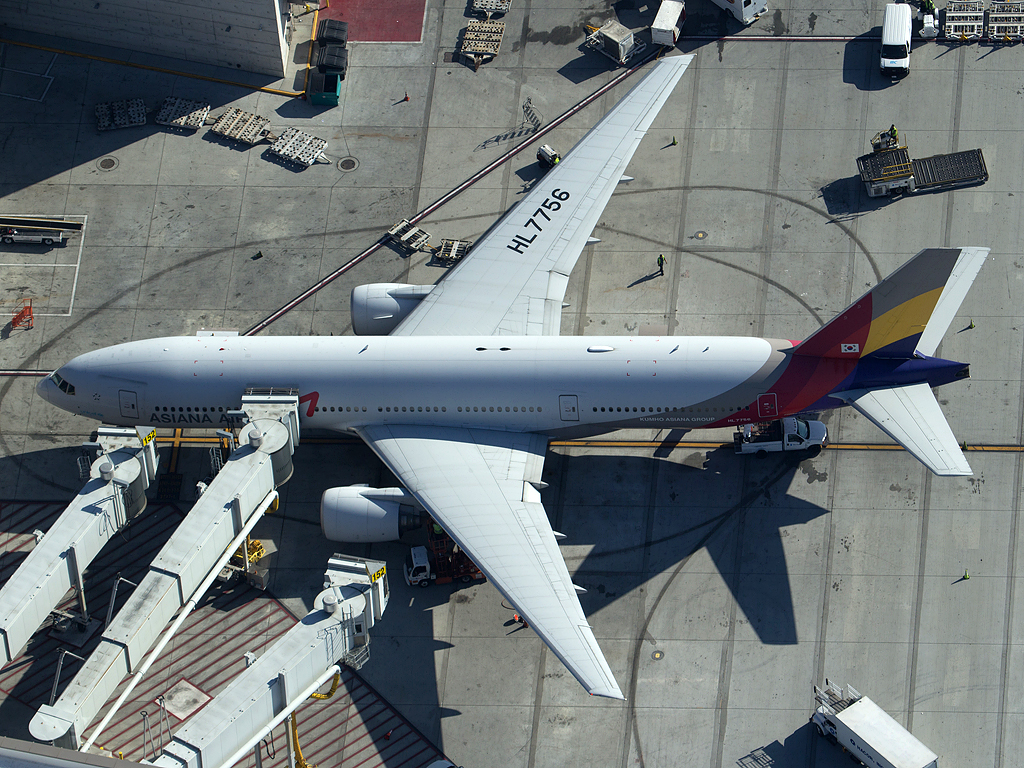 Asiana B772 Helicopter | Daniel Kirby | Flickr