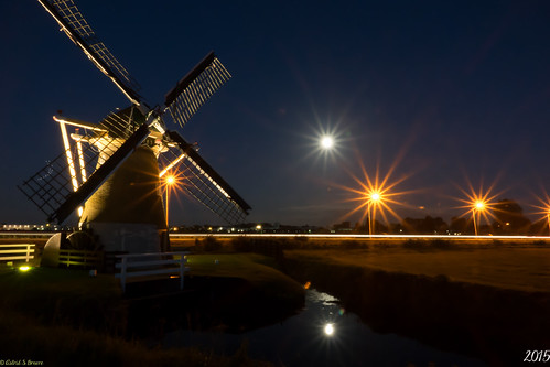 Windmill and the moon | by AstBro