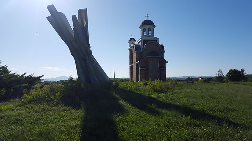 ostra serbia spomenik monument memorial živković church abandoned metal sculpture orthodox