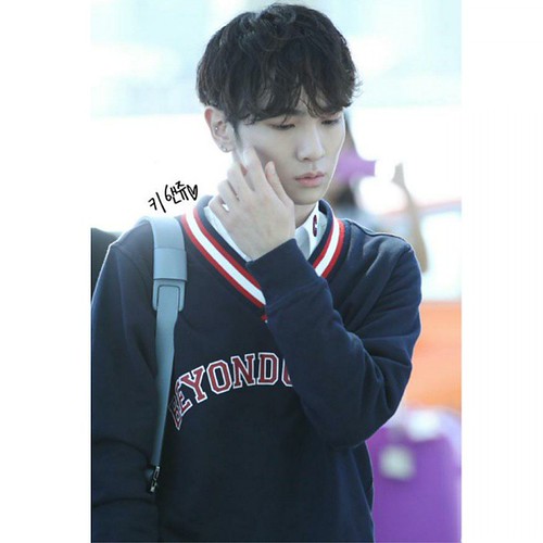 No one can't deny about this Almighty Diva 💁 . . 150909 Key at Airpot . #SHINee #Key #KimKibum #Kibum #샤이니 #키 #김기범 #기범 #샤월 #SHINeeWORLD #SHAWOL #OnKeyShipper 😂😍😘😘 | by cbiebzgirl@ymail.com