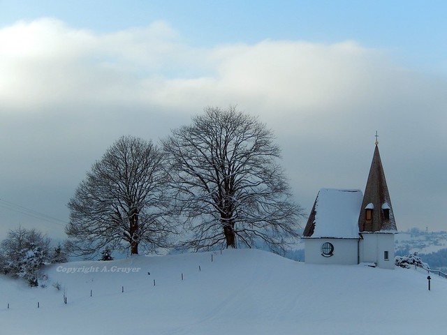 Snow and church in Bayern