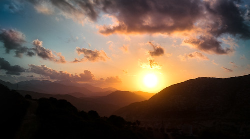 europe crete greece islandmountains achlada sunset clouds dramatic colorful travel hiking nature landscape beauty gm1 panasonic panasoniclumixgm1 lumixdmcgm1 dmcgm1 1232 1232mm panasonic1232mm panasonic1232mmf3556 hills blåner