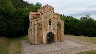 San Miguel de Lillo | Prerrománico arcitectura Asturiano con… | Flickr