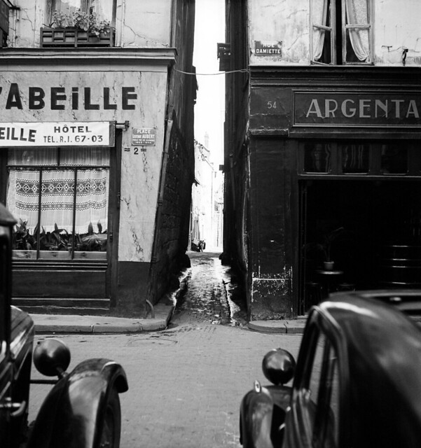 Rouen en 1951 : place du Lieutenant Aubert