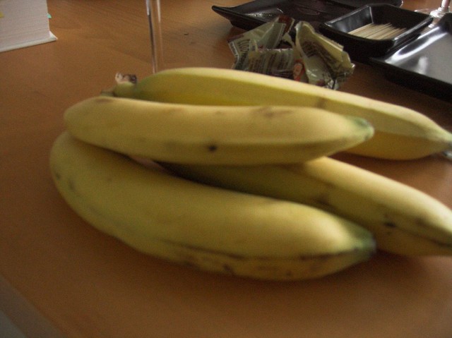 Bananna Runt wonky banana | there were two runt-bananas hiding in our bun… | Flickr