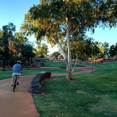 One of the best things in Karratha are the bike paths that go in and around the houses and through that other great part of Karratha: its many parks. However, the best time to enjoy the paths and the parks is either early morning or late afternoon when th