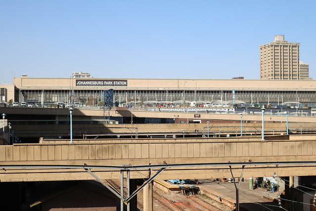 Rampen zur Autoverladung am Bahnhof Johannesburg Park Station